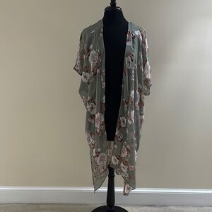 Band of Gypsies Floral Kimono in Sage EUC Size M/L